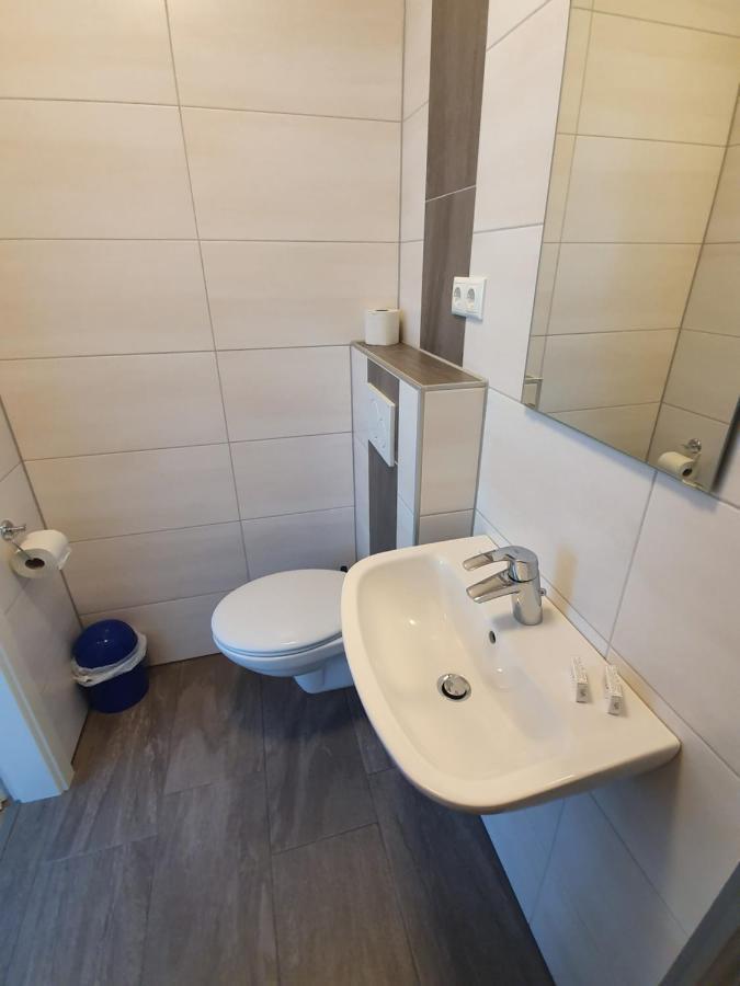 Gaestehaus Am Heuss-Platz Erlangen Ngoại thất bức ảnh