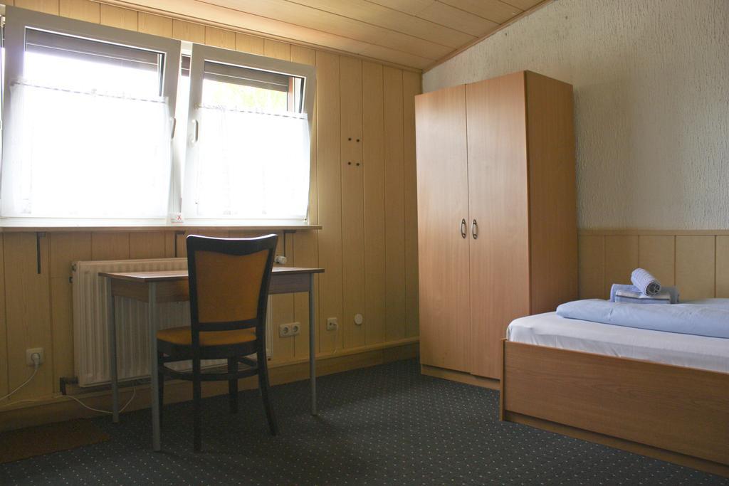 Gaestehaus Am Heuss-Platz Erlangen Phòng bức ảnh
