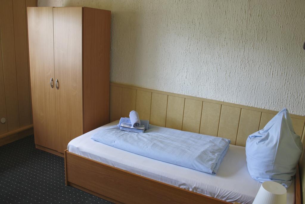 Gaestehaus Am Heuss-Platz Erlangen Phòng bức ảnh