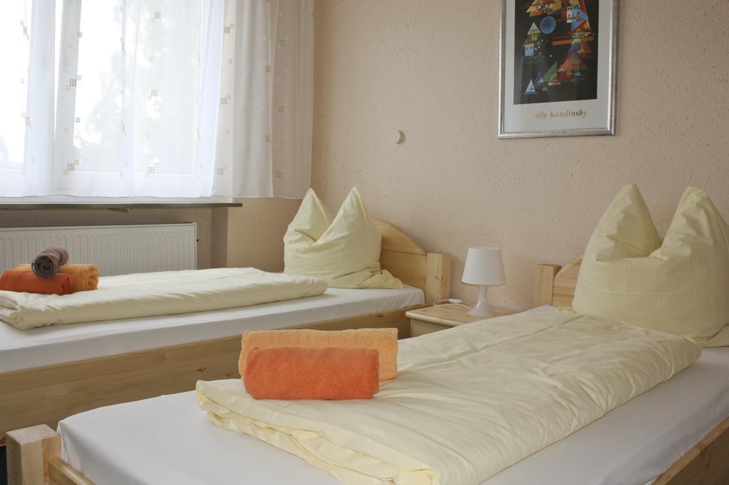 Gaestehaus Am Heuss-Platz Erlangen Phòng bức ảnh
